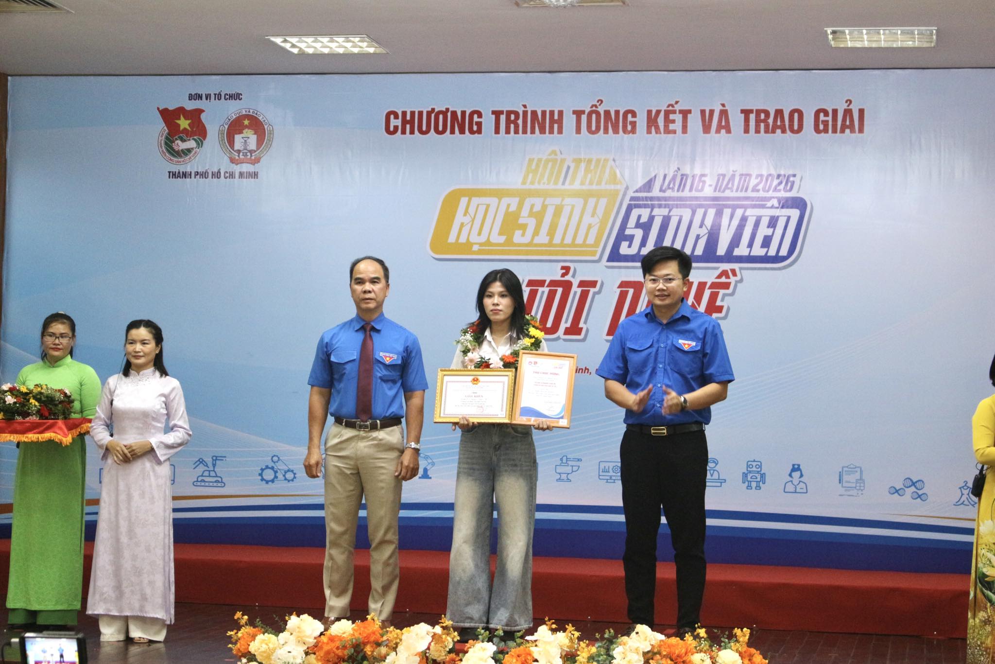 Giải Nhì Nghề Thiết kế đồ họa: Sinh viên Lê Nguyễn Tuyết Nhi