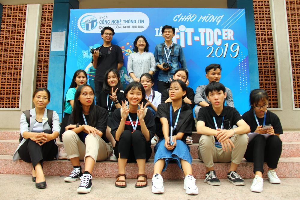 Đội cộng tác viên và giảng viên FIT-TDC hỗ trợ Lễ đón tân FIT-TDCer 2019.