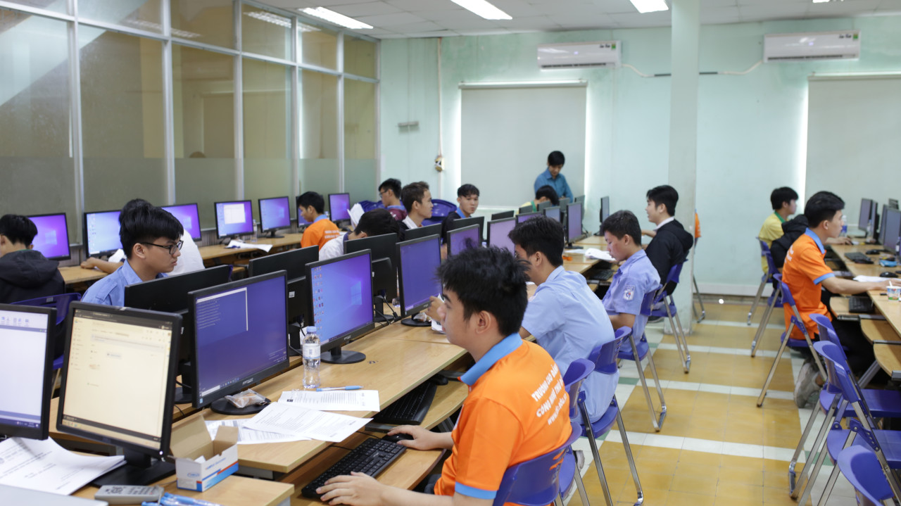 Phòng thi thực hành Thiết Kế Website