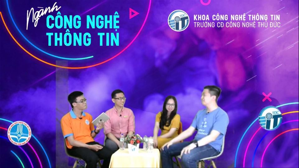 Kết thúc live và cùng chụp hình lưu niệm